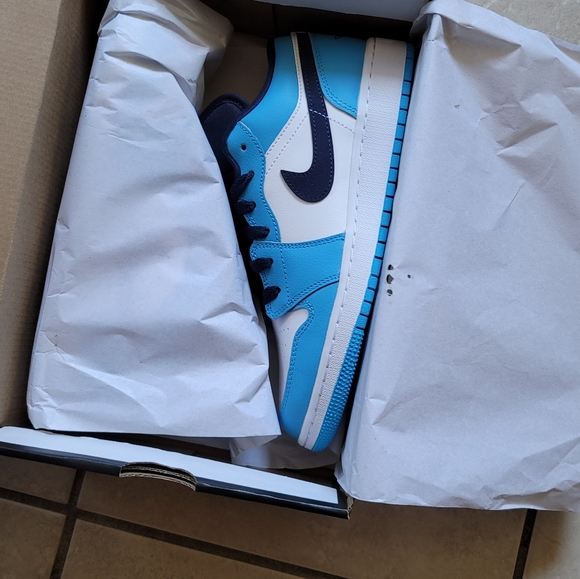 Jordan 1 low GS UNC Different sizes - Picture 7 of 11